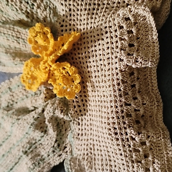 Crop top crochet Hand-made.I DO NOT ACCEPT RETURNS - Picture 4 of 5